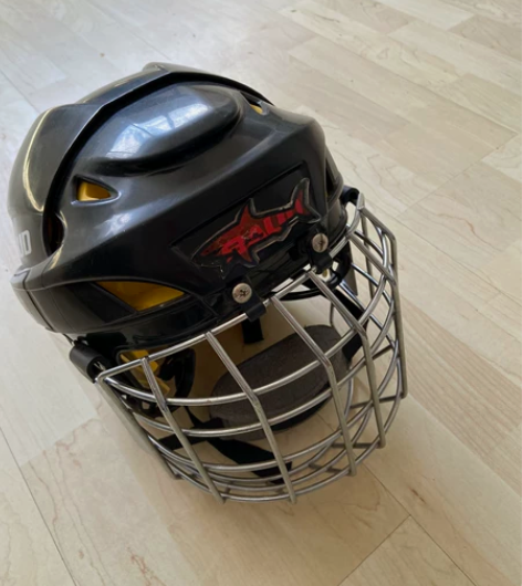 鲍尔冰球护具。适合1米4左右的孩子。轮滑护...