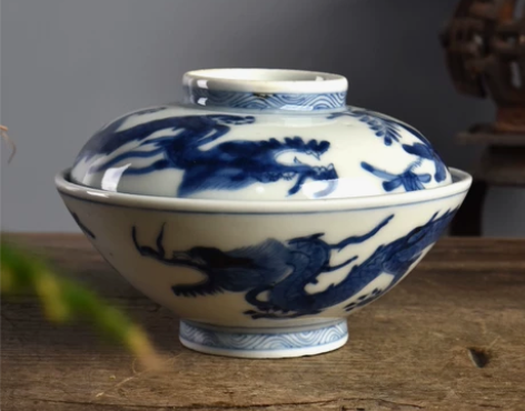 清代 青花手绘祥龙纹盖碗 【规格】直径12...