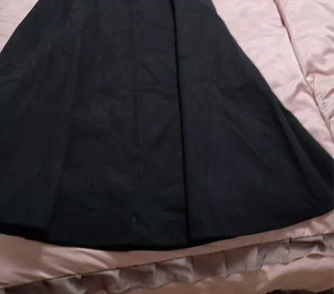 毛呢半身大摆裙，抽脂瘦了不能穿了，二手衣服...