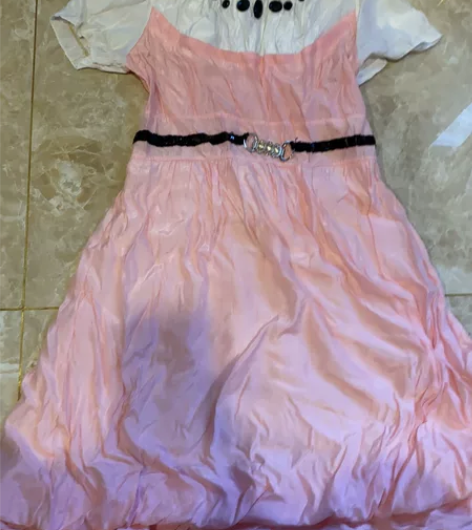 女童连衣裙花苞裙没穿过 放得久了 发前会清...