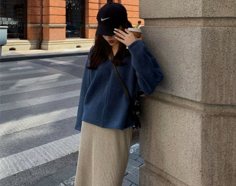 【FFAN 温暖胶囊毛衣】…牛仔蓝毛衣，穿...