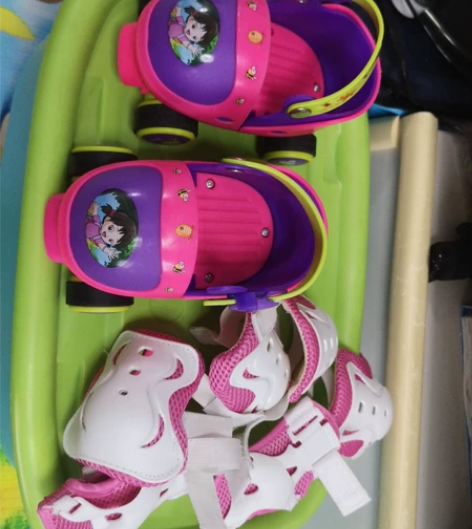 适用于2-6岁滑冰鞋。 感兴趣的话点“我想...