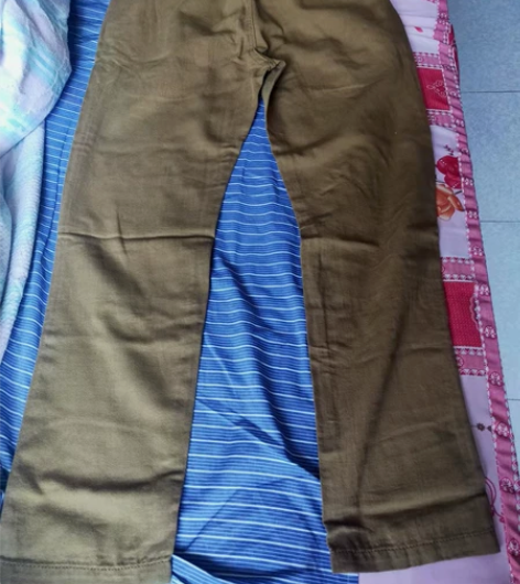 棉麻裤一条，姜黄色无弹，男女均可，上身很舒...