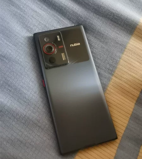 努比亚z40 pro引力版16+1T 箱说...