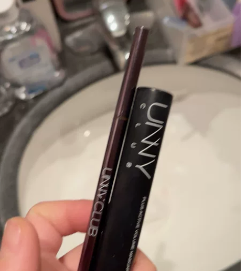 UNNY睫毛膏眉笔低价出售，出售后不退不换...