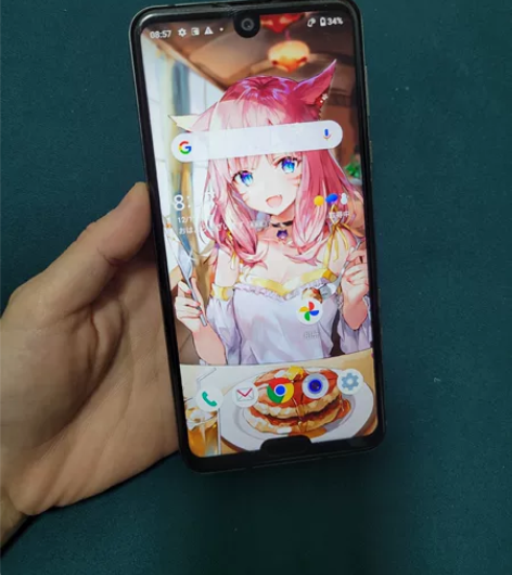 夏普r3手机 ， 想要的朋友直接拍，当天发...