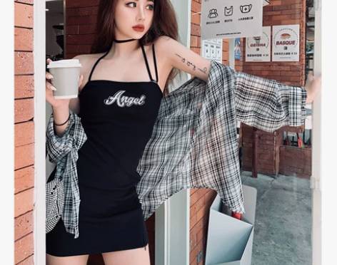 周小熊辣妹风吊带连衣裙女2020夏季新款修...