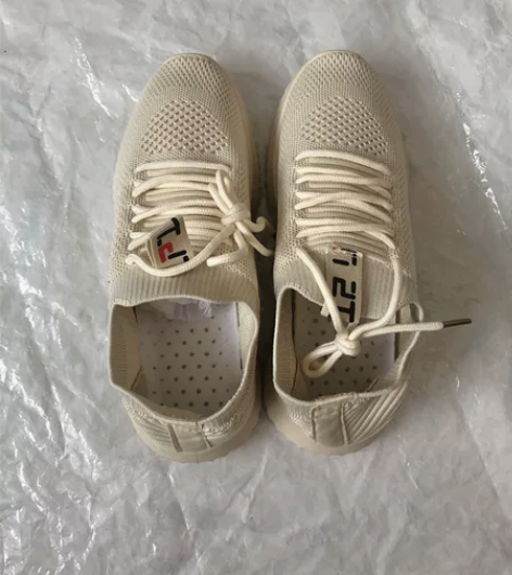 斐乐女士运动鞋 买来拍照用只穿过一次,Si...