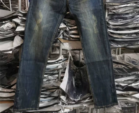 亏本清货男士牛仔裤直筒修身长裤子 码数：2...