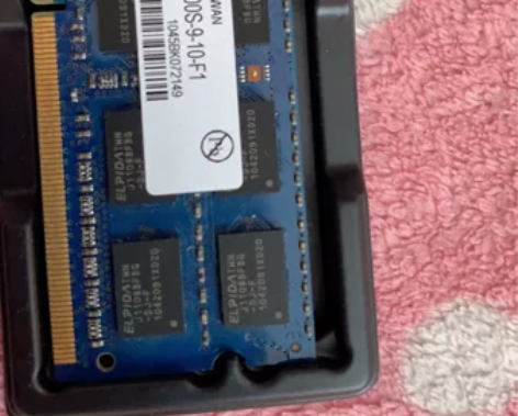 笔记本内存条，两个，打包40不包邮。 金士...