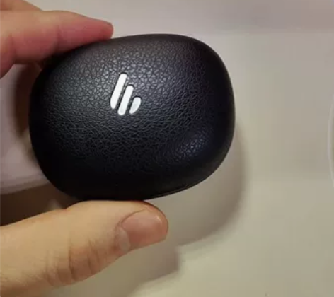 漫步者NB2 入耳式耳机 充电仓。 充电仓...