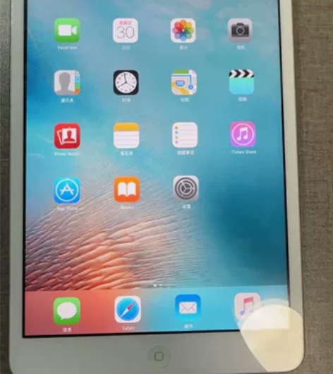 iPad mini1代，收拾柜子找出来的。...