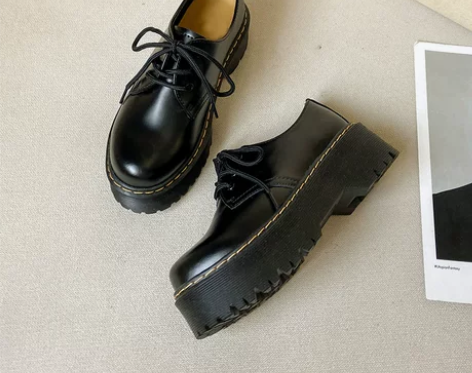 杨幂同款厚底马丁靴女3孔2022春秋新款增...