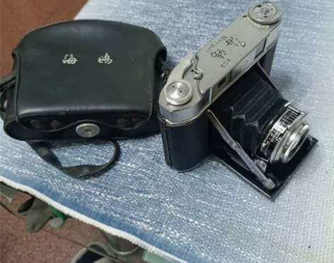 文革时期海鸥203皮腔折叠照相机   70...