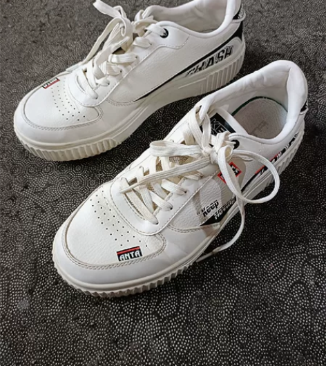 安踏43码男鞋包邮不议价。 .在售商品，保...