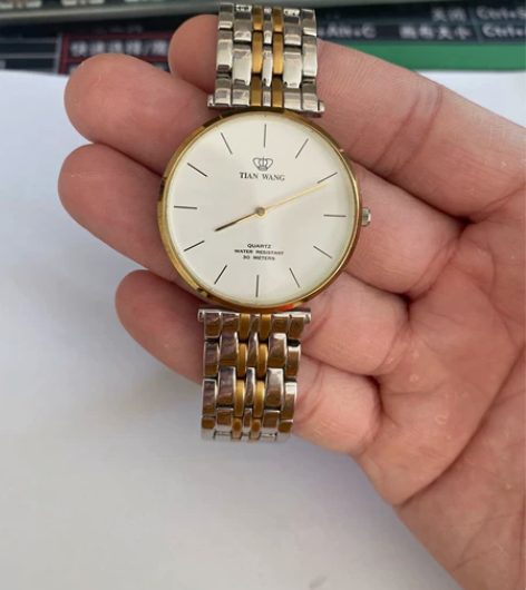 自用天王石英手表，原价一千二，二零年买的，...
