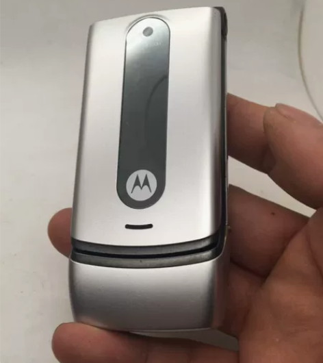 摩托罗拉w376g 配件机 有电池，有网络...