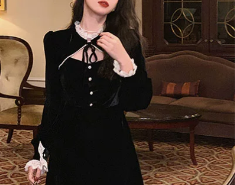 法式复古宫廷风丝绒蕾丝连衣裙女秋季2021...