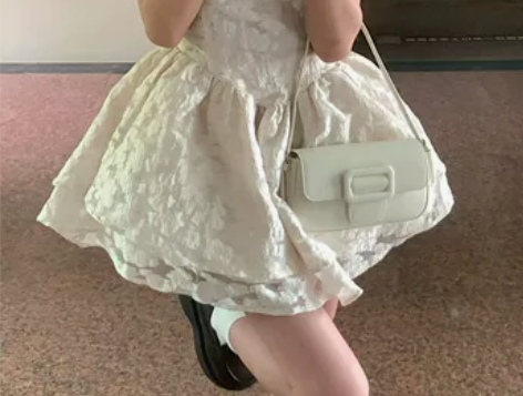 夏季新款提花收腰泡泡袖很仙的小众公主裙显瘦...