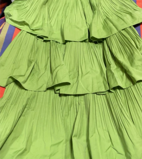 绿色半身三层蛋糕裙 为了去海边买的 特别特...