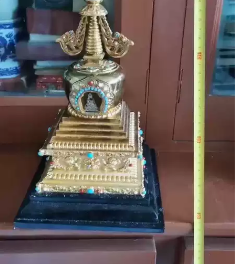 镀金佛塔，现代工艺品摆件，材质：金属，木底...