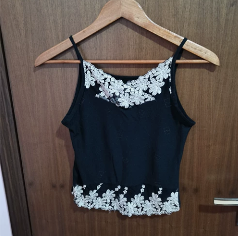 女士背心吊带短袖上衣S码 因本人搬家，迅速...