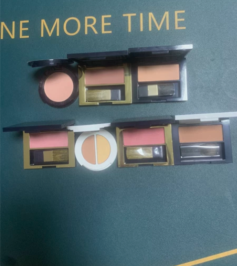 全新雅诗兰黛修容腮红高光盘7盘选3盘。 感...