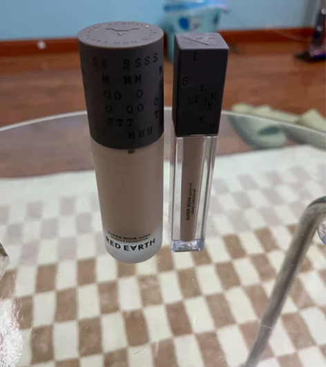 red earth 粉底液遮瑕，可单出。粉...