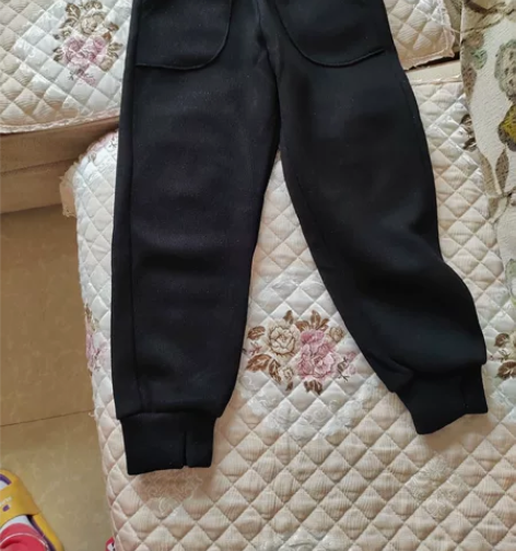 黑色加绒裤子,适合100斤以内,m码.九分...