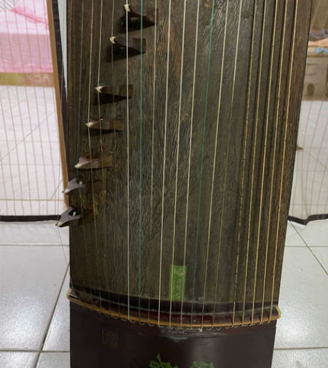 雅韵古筝 雅韵古筝，老物件，音色还不错。有...