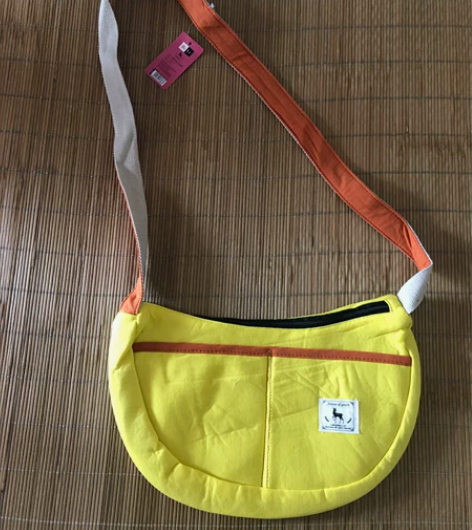 全新饺子斜挎包 包包全新无瑕疵，很软的面料...