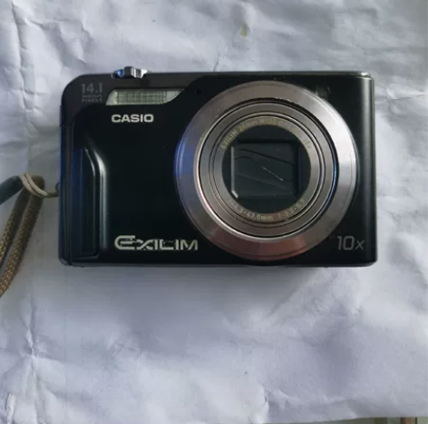 Casio/卡西欧 EX-H15 1410万像素  10倍光...