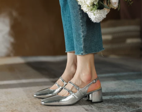银色后空玛丽珍鞋女2022夏季新款百搭一字...