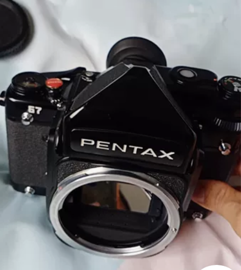 宾得67后期版本几乎全新没有掉漆漏铜的地方...