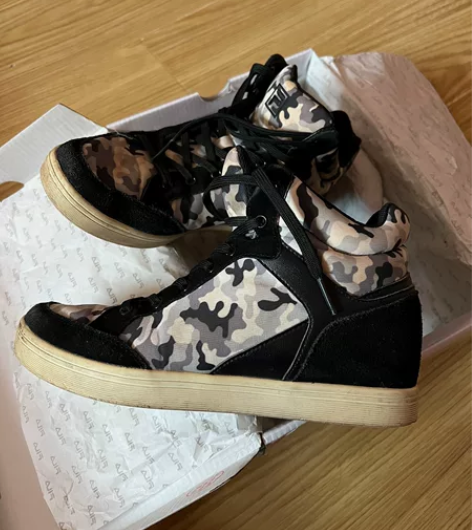 斐乐正品女内增高板鞋包邮 尺码36，购于天...