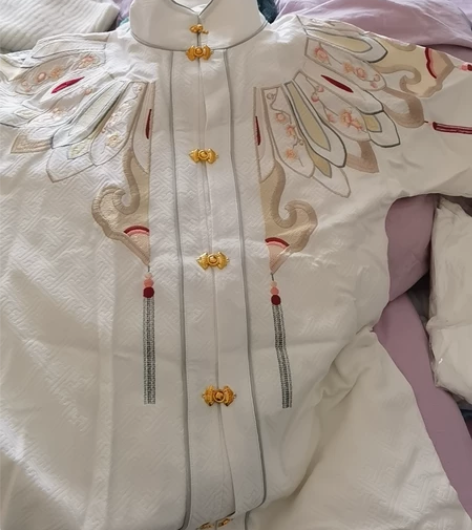 收衣柜发现这件也就没穿过,无吊牌,M码,都...