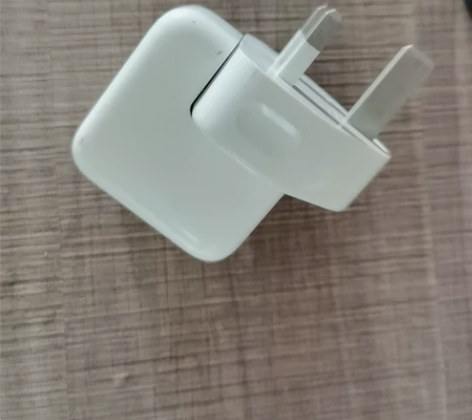 三个充电头，坪洲地铁站自取，三个一共10元...