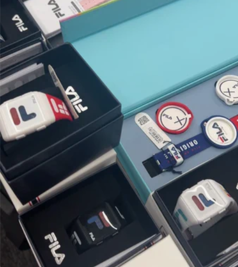 大牌斐乐手表全新未使用 清货 因公司直播暂...