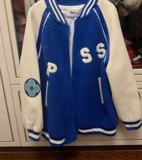 爱依服 棒球外套 感兴趣的话点“我想要”和...