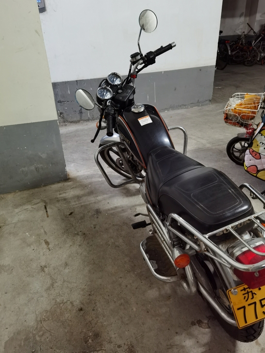 铃木GN125，17年9月上牌，南京大牌，...