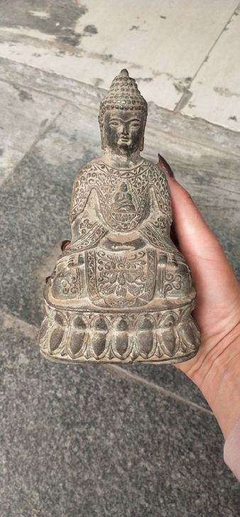 乡下收到老铜佛像一尊,高约16.5公分,底...