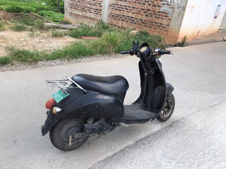 个人正规车牌 能开能跑 因离开南宁 转让