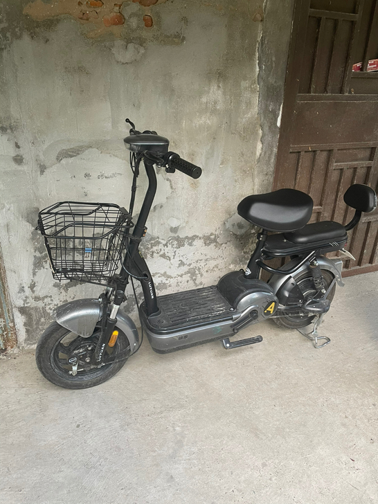 绿源电动车九成新