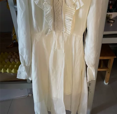 全新荷叶边白色长袖仙女裙女洋气减龄显瘦百搭...