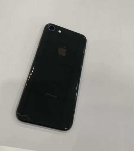 苹果8，64G，国行，全网通，九五新，没磕碰，没暗病，机器完...