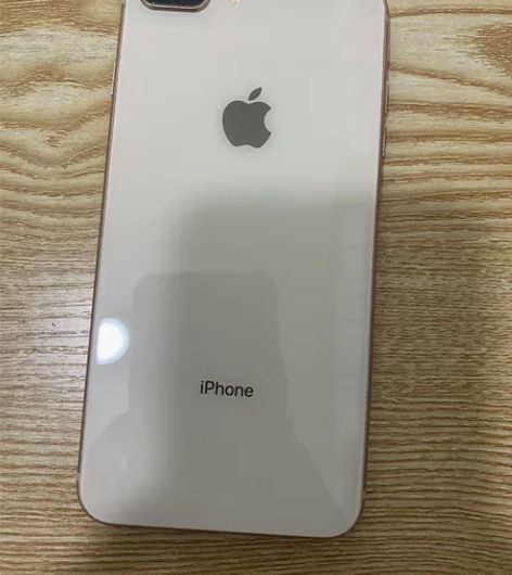 苹果8plus  国行64G  换过电池和...