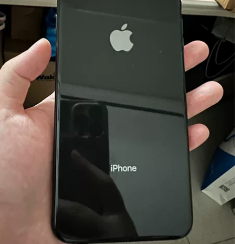 iPhone 8P64g，无任何拆修，外观...