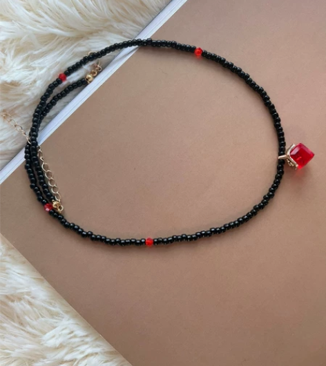 树脂手工串珠项链，红与黑永远的经典，我愿这...