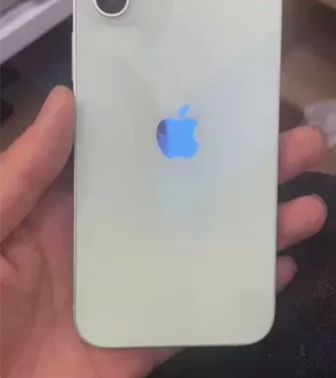 深夜福利，出一个苹果12 128g电池87...