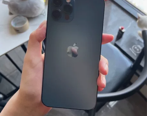 苹果12proMax 国行256g，无拆修...